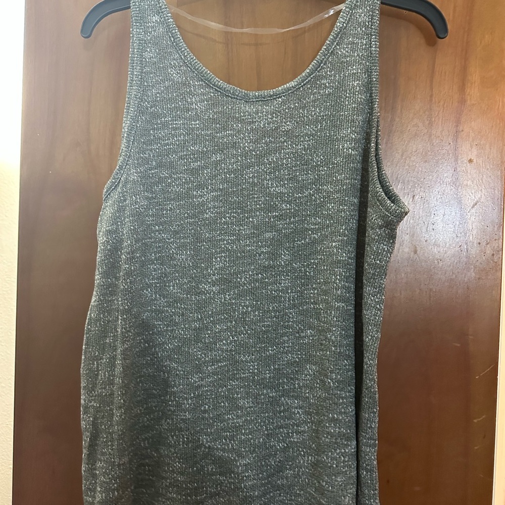 Time and tru green sweater tank top women’s new size large tank lightweight - Picture 3 of 3